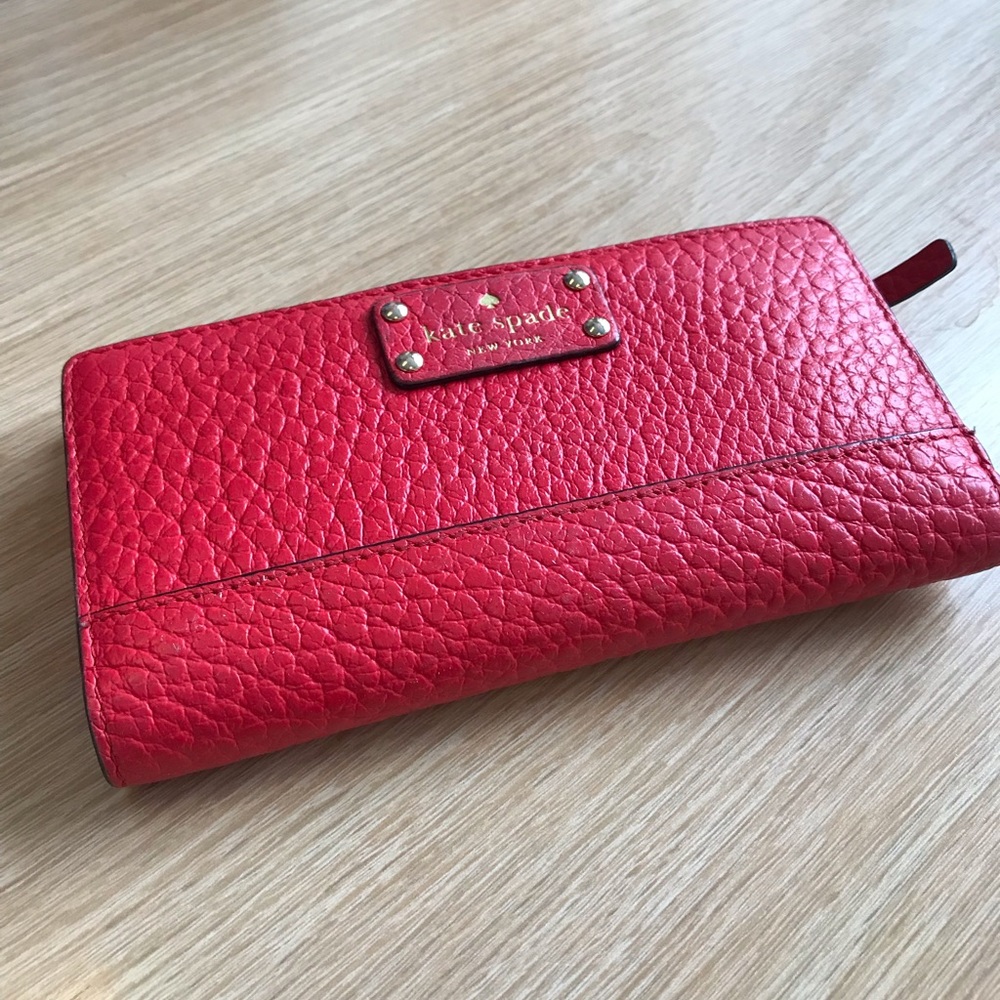 Red pebbles leather Kate Spade ♠️ wallet